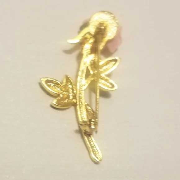 EUC vtg pink, white, and goldtone rose brooch w green enamel leaves - Picture 3 of 5